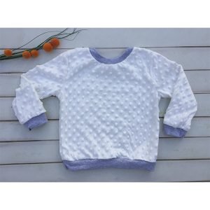 BUZO PELUCHE CON RELIEVE BLANCO