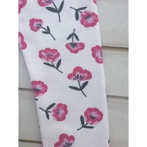 CALZA BLANCA CON FLORES ROSAS
