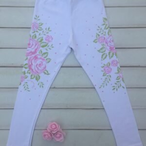CALZA BLANCA CON FLORES ROSAS Y LUNARES AL COSTADO  NTS GRLS - Imagen 1